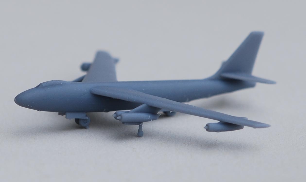 1/700 Boeing B-47E Stratojet w/gear down